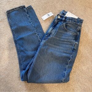 NWT American Eagle Mom Jeans